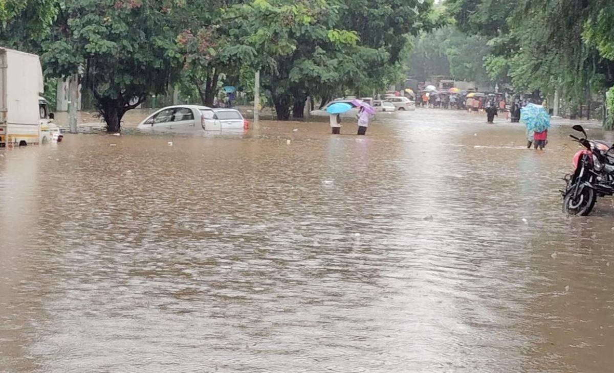 Unprecedented Rainfall Triggers Severe Flooding in Pune: City’s Infrastructure and Dam Operations Under Scrutiny