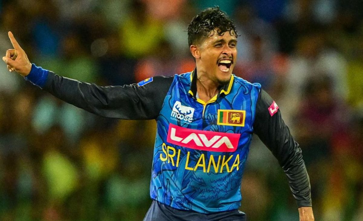 Sri Lanka Stuns India with Jeffrey Vandersay's Six-Wicket Haul to Take 1-0 Lead in ODI Series