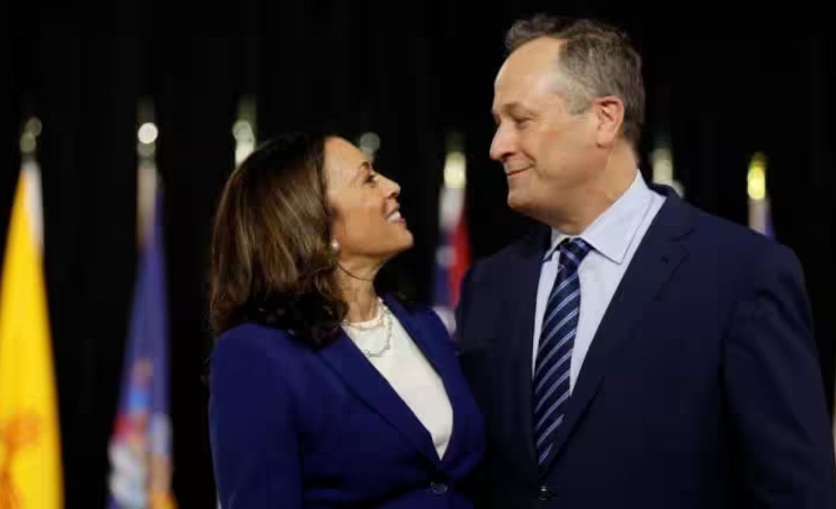 Doug Emhoff’s Past Affair Revealed: How Kamala Harris and Blended Family Overcame the Scandal