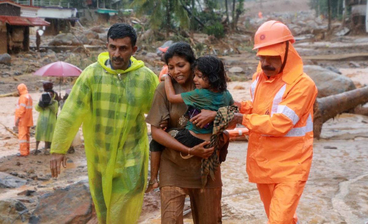 Relentless Rescue Efforts in Wayanad: Over 360 Dead, 206 Missing as Kerala Battles Landslide Aftermath